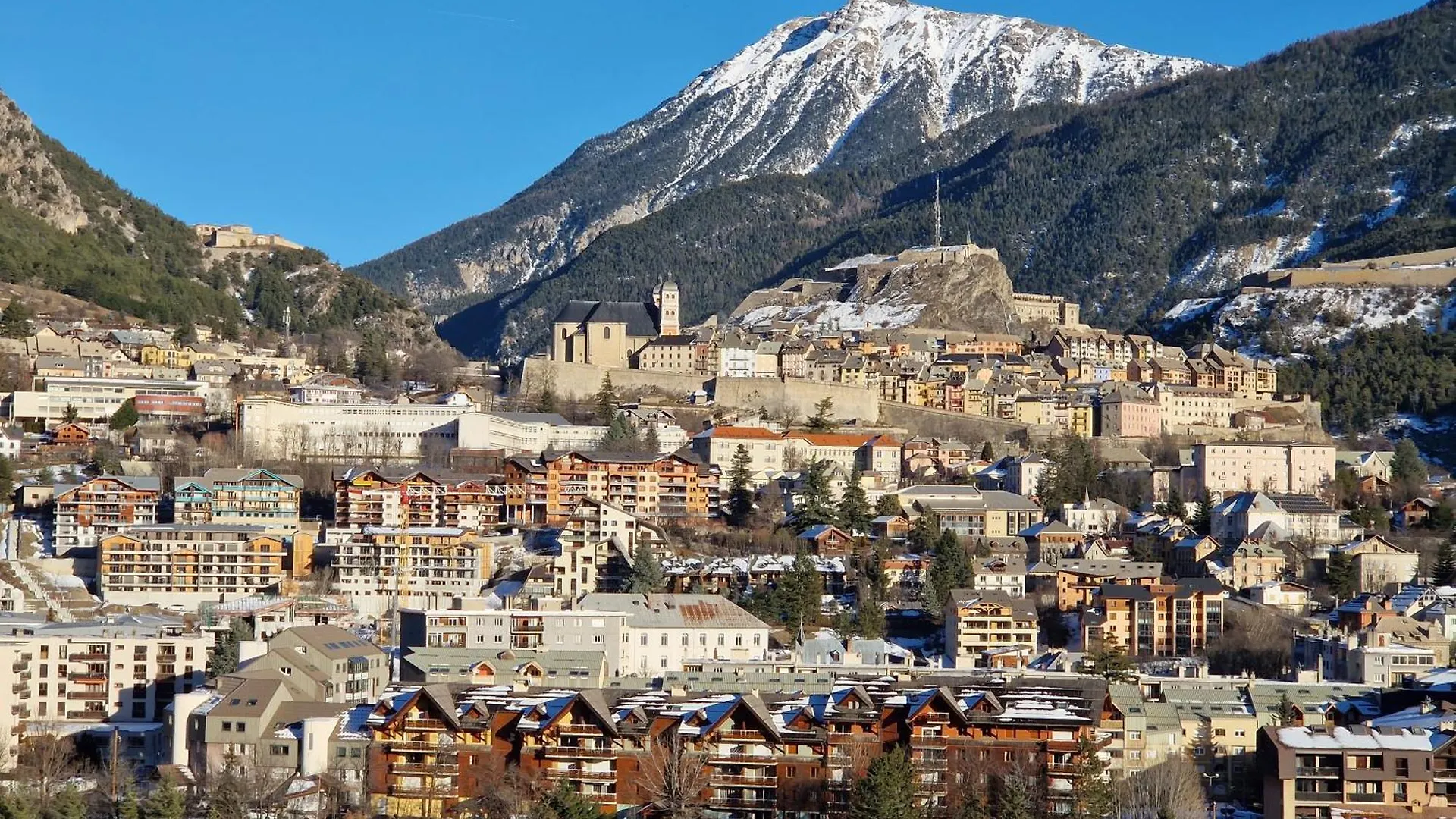 Apartment Lumineux Appt 2 Chambres Sur Les Hauteurs De Briancon, Terrasse Et Garage